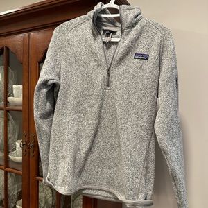 Grey women’s Patagonia pullover
